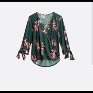 Imay tie sleeve knit top